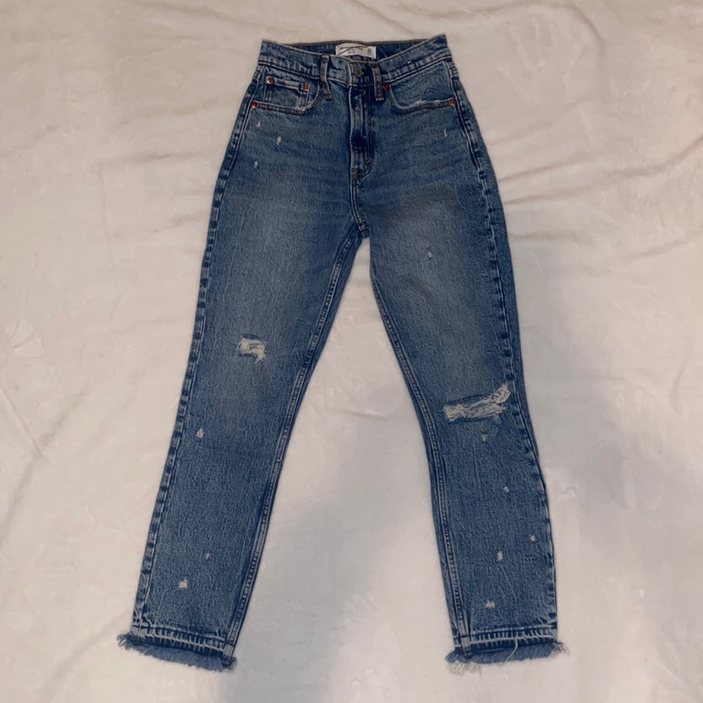 Abercrombie and Fitch- The Mom High Rise Size 00 Regular